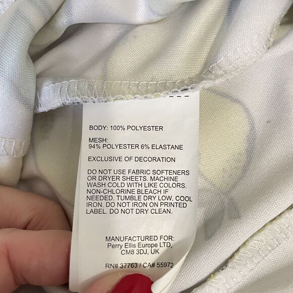 PGA Tour Lemon Print Golf Top 1/4 Zip Mock Neck Sleeveless Shirt Women’s L - Picture 7 of 7